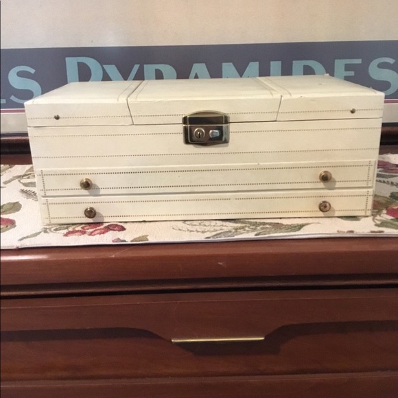 VTG 1960’s Jewelry Box